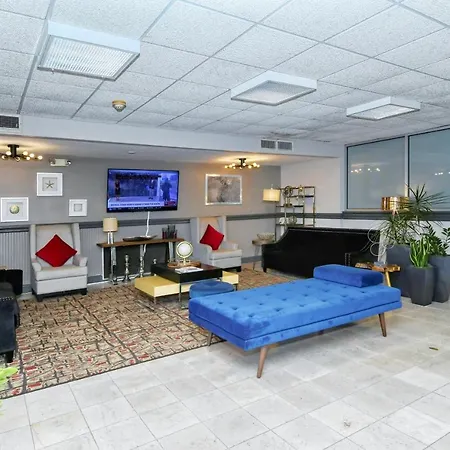 Heated Pool, Bunk Beds, King Bed, Huge Tv, Marina, Tiki Bar-2