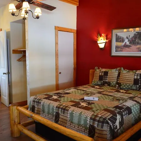 Nine Pines Motel-3