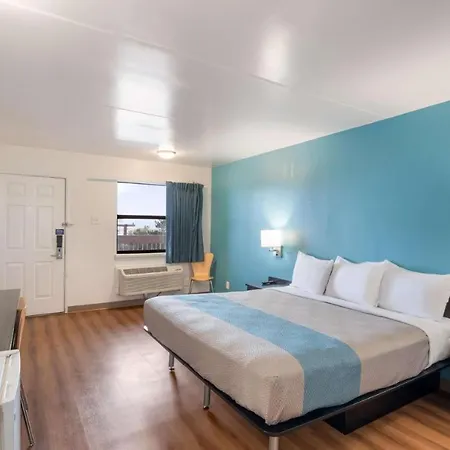 Motel 6-2