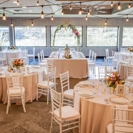 Holiday Inn Milwaukee Riverfront By Ihg-3