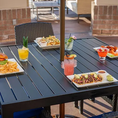 Hilton Garden Inn Scottsdale Old Town-3
