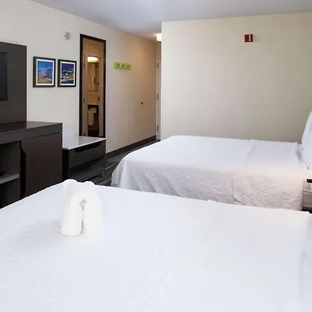 Hampton Inn Greensboro Airport-3