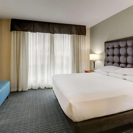Drury Inn & Suites Phoenix Chandler Fashion Center-2
