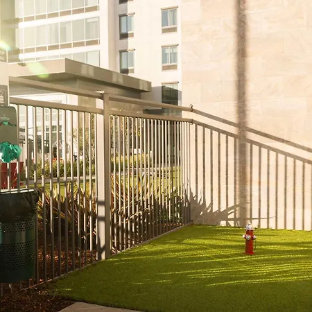 Hampton Inn Long Beach Airport, Ca-3