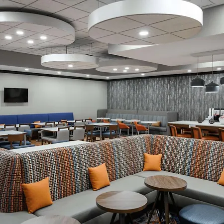 Hampton Inn Evansville Airport-2