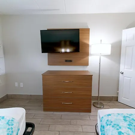 Seashire Inn & Suites-2