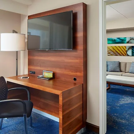Hilton Garden Inn Waikiki Beach-2