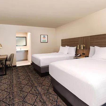 Ramada By Wyndham Modesto Yosemite Area-2