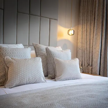 Rowton Hall Hotel And Spa-3