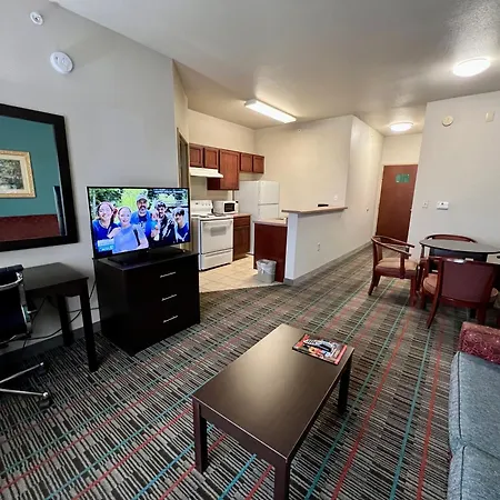 Quality Inn & Suites Near University-2