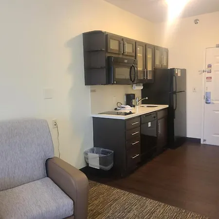 Candlewood Suites Bismarck-3
