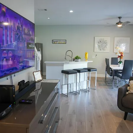 Luxury Resort 4-Bedroom Retreat Minutes From Disney Welcome To Your Perfect Vacation Getaway!-3