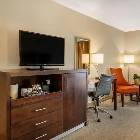 Best Western Plus Monterey Inn-3