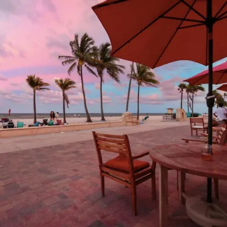 Walkabout 1 Tower Suite In The Heart Of Hollywood Beach-3