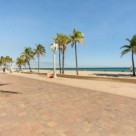 Walkabout 1 Tower Suite In The Heart Of Hollywood Beach-2