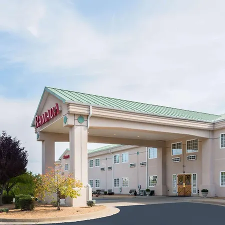 Ramada By Wyndham Strasburg - Shenandoah Valley-3