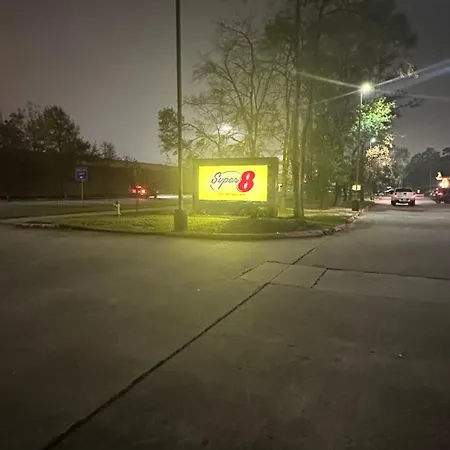 Super 8 By Wyndham The Woodlands North-2