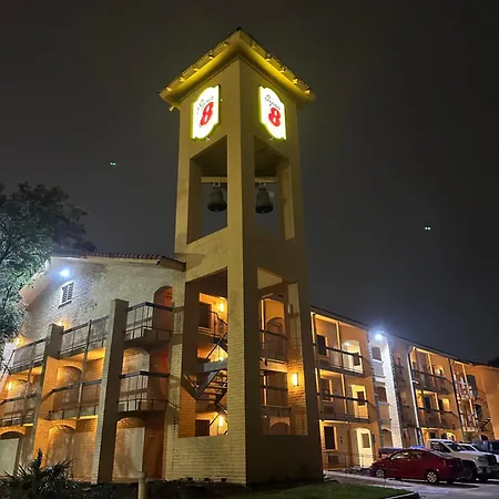 Super 8 By Wyndham The Woodlands North-3