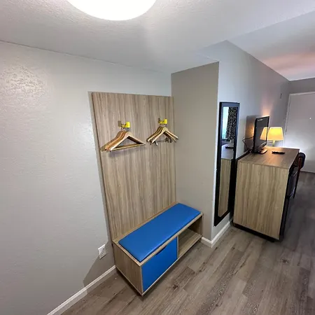 Days Inn By Wyndham San Marcos-2