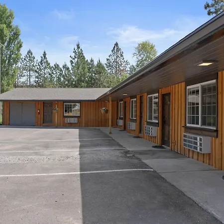 Lake Village Lodge-2