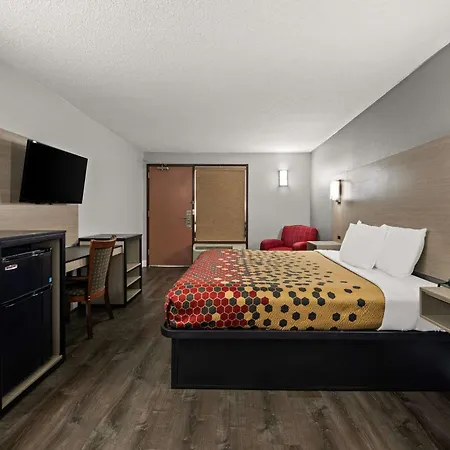 Econo Lodge-3
