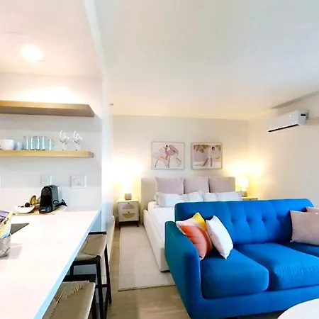 S&N Lux Suite-Free Parking-King Bed-Kitchen-Wifi-2