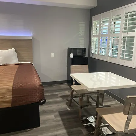 Travelodge By Wyndham Whittier-2
