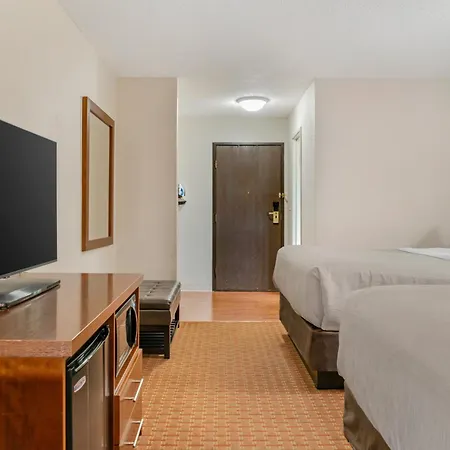 Quality Inn Saint Ignace I-75-3