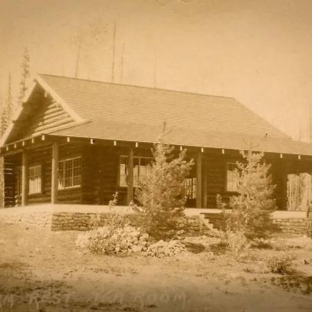 Storm Mountain Lodge & Cabins-2
