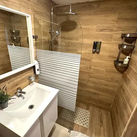 Noe Hotel , One Bed Room Close To The Beach Room #1-3