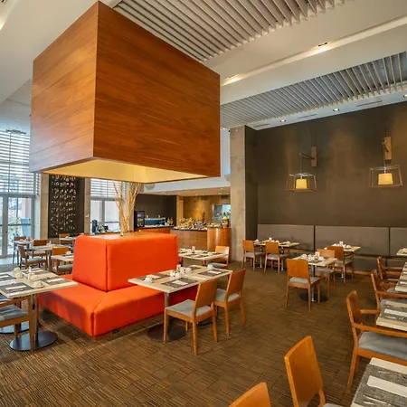 Hilton Garden Inn Santiago Airport-3