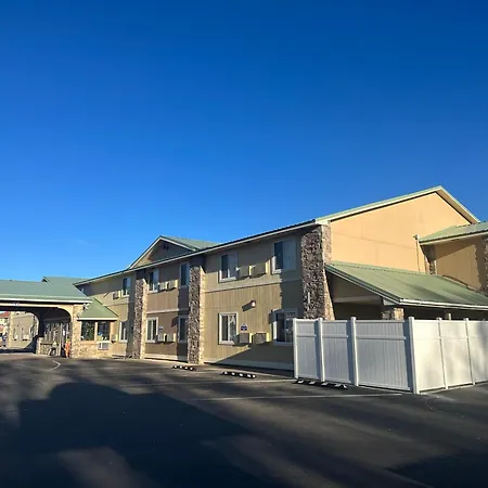 Days Inn & Suites By Wyndham Gunnison-2