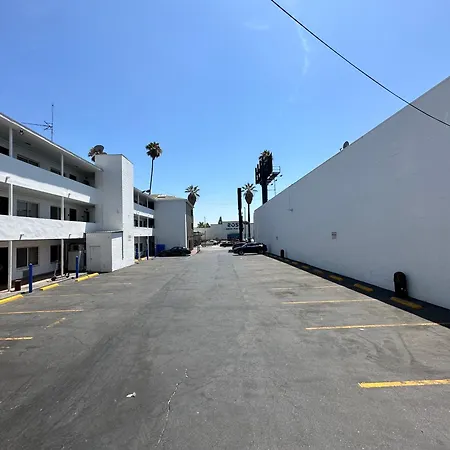Dusk Hotel Hollywood-3