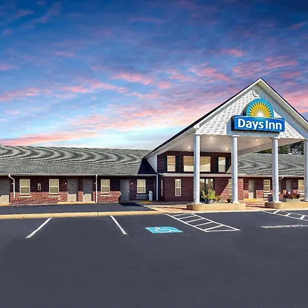 Days Inn By Wyndham Savannah-3
