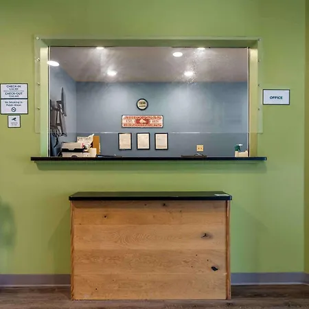 Woodspring Suites Fayetteville I-49-3