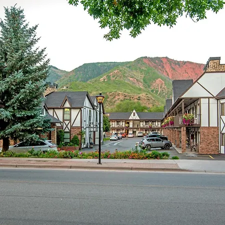 Silver Spruce Inn-3