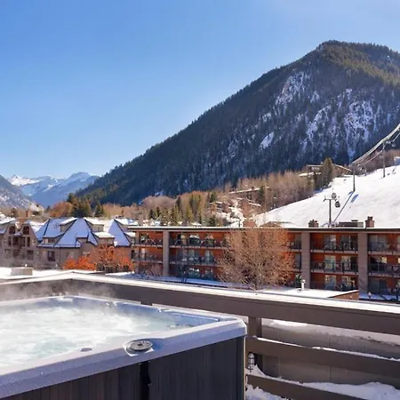 Independence Square 202, Hotel Room Over-Looking The Mall And Aspen Mountain-3