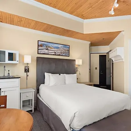 Independence Square 305, Remodeled, 3Rd Floor Hotel Room In Aspen'S Best Location-2