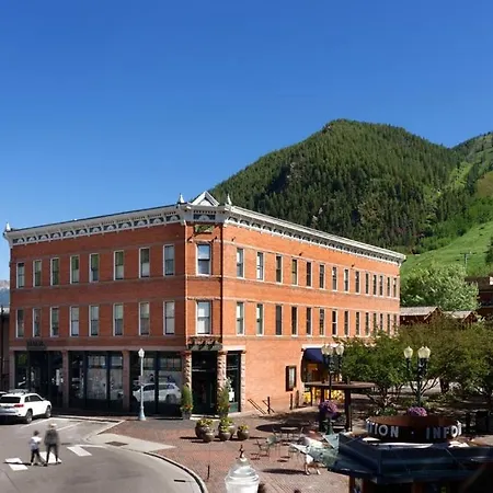 Independence Square 300, Newly Renovated Studio In Downtown Aspen, W/ Rooftop & Hot Tub-3