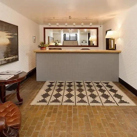 Independence Square 300, Newly Renovated Studio In Downtown Aspen, W/ Rooftop & Hot Tub-2