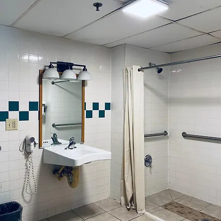 Excel Inn & Suites-3