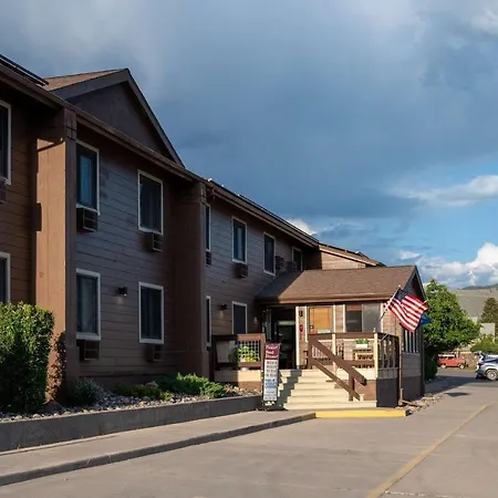 Super 8 By Wyndham Gardiner/Yellowstone Park Area-3
