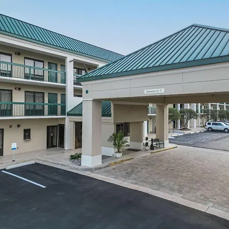 Econo Lodge Inn & Suites Foley-North Gulf Shores-2