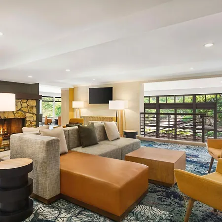 Hilton Garden Inn Monterey-3