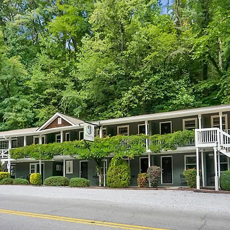 Hickory Falls Inn-2