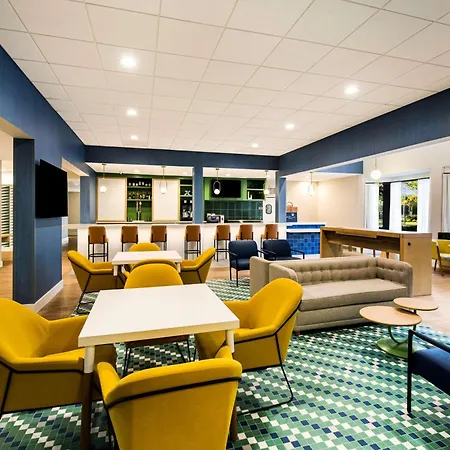 Sonesta Select Philadelphia Airport-2