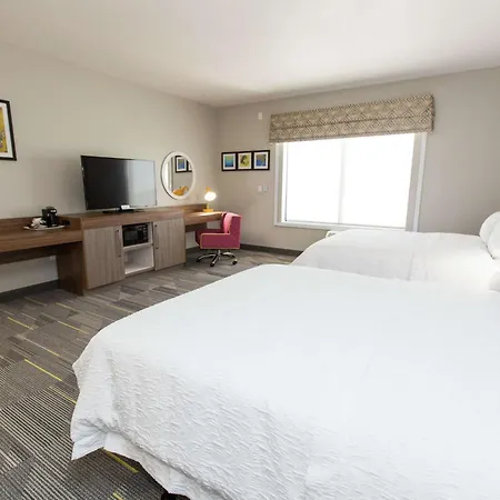 Hampton Inn Mustang-3