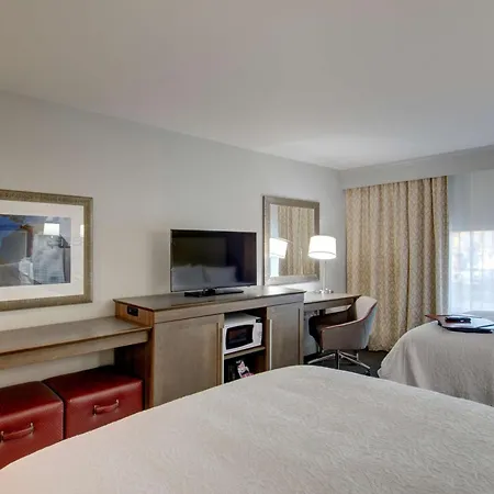 Hampton Inn & Suites Springfield Downtown-2