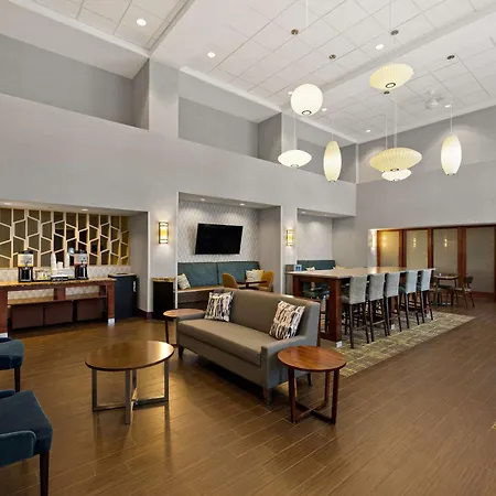 Hampton Inn & Suites Poughkeepsie-2