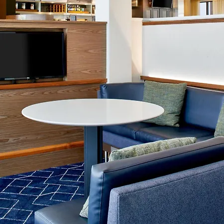 Courtyard By Marriott Memphis Airport-2